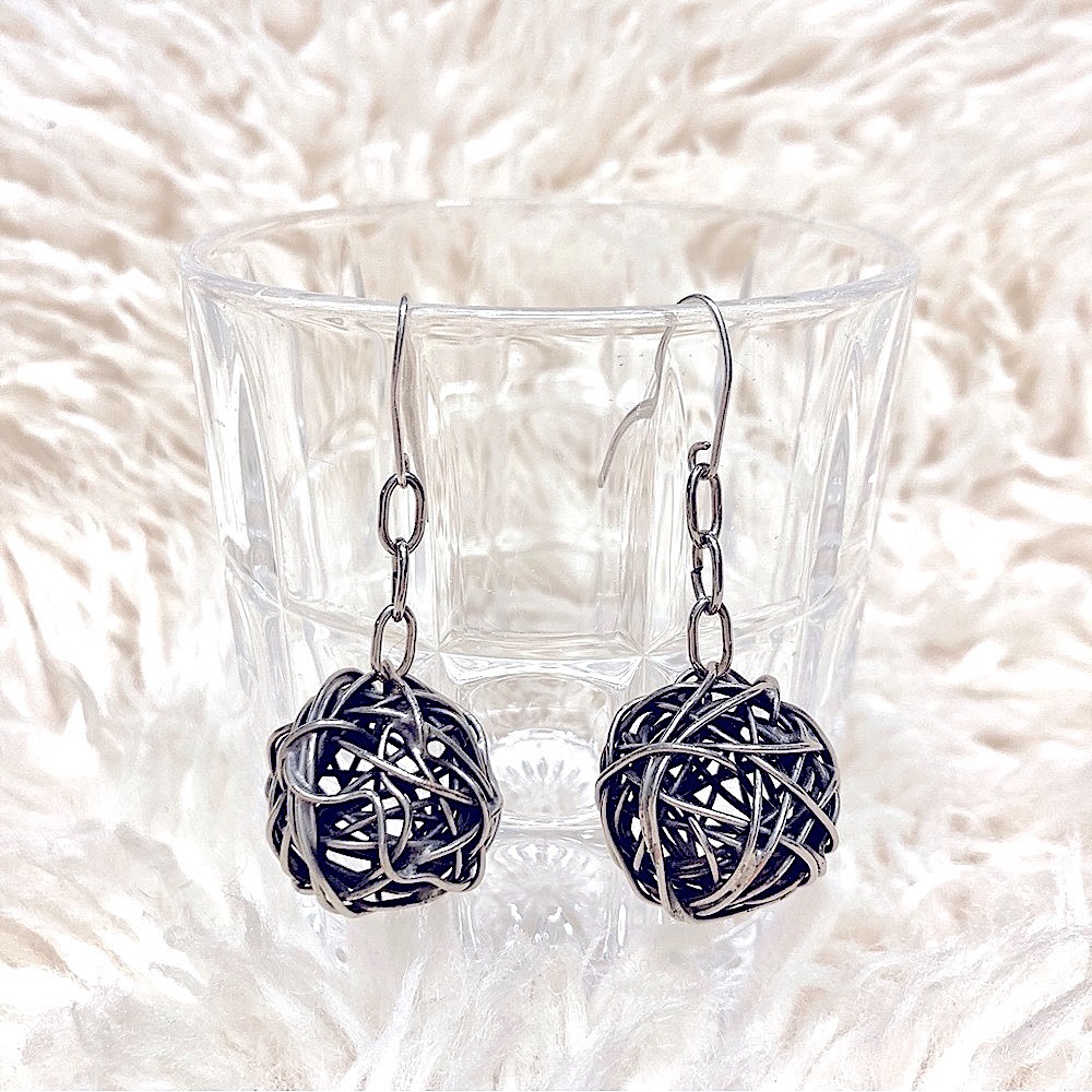 Stainless steel wire earrings - Picture 1 of 1